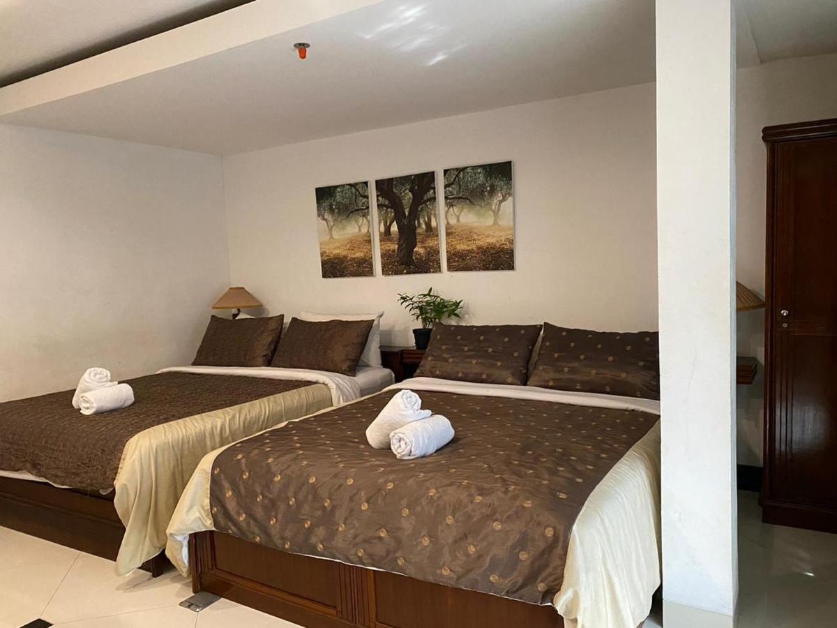 La Nostalgie Boutique Guest House Bandung Exterior photo