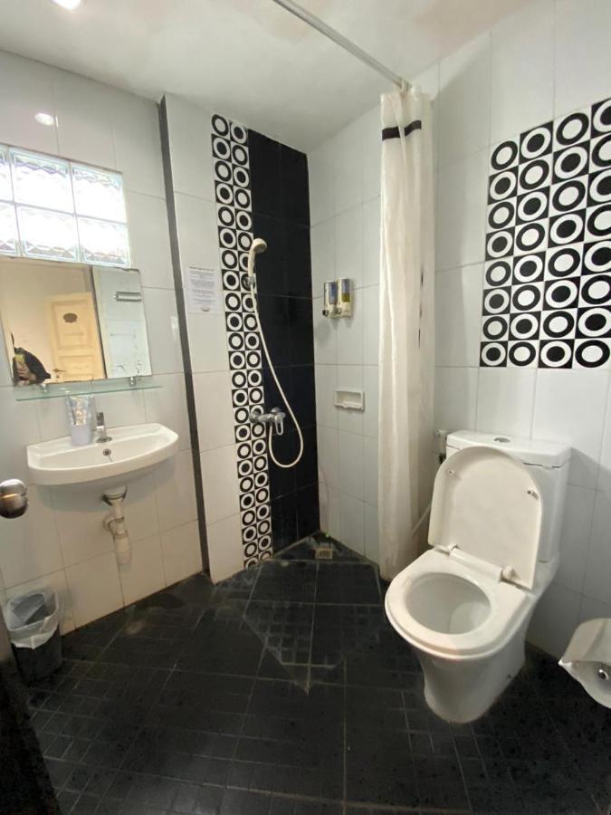 La Nostalgie Boutique Guest House Bandung Exterior photo